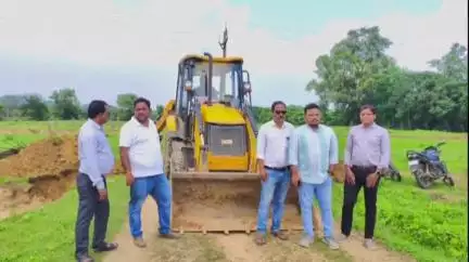 महासमुंद: बागबाहरा में जिला प्रशासन ने दो अवैध प्लाटिंग पर की सख्त कार्रवाई
