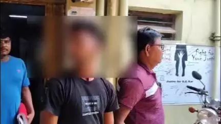 রানাঘাট ১: শ্লীলতাহানি করার অভিযোগে আর খিসমা থেকে গ্রেফতার যুবক,মিথ্যা অভিযোগে ফাঁসানোর অভিযোগ পরিবারের