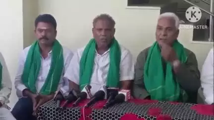 ఖమ్మం అర్బన్: ఖమ్మం లో మున్నూరు కాపు నాయకుల ప్రాధాన్యత ప్రశ్నార్థకం గా మారింది  మున్నూరు కాపు నాయకులు RJC కృష్ణ కొత్త సీతారాములు