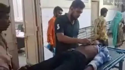 बागीदौरा: कलिंजरा गांव में 35 वर्षीय व्यक्ति घर पर मोबाइल चार्ज करते समय करंट लगने से झुलस गया, एमजी अस्पताल में किया गया रेफर