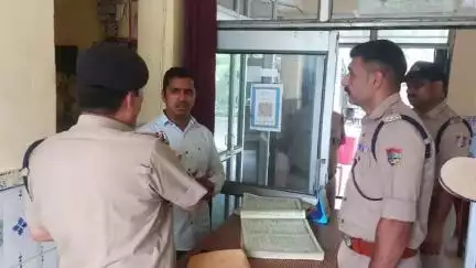 चमोली: होटल व लॉजों में सुरक्षा के दृष्टिगत चमोली पुलिस ने किया औचक निरीक्षण, अनैतिक गतिविधियों पर लगेगी लगाम