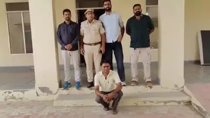 बीकानेर: अंतर्राष्ट्रीय हेरोइन तस्कर व ₹10,000 के इनामी को बीकानेर रेंज पुलिस ने हरियाणा से किया गिरफ्तार, पूछताछ जारी