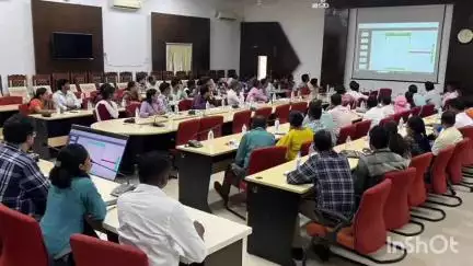 जगदलपुर: जिला कार्यालय के प्रेरणा सभाकक्ष में आमचो बस्तर - पहचान बस्तर पोर्टल के अंतर्गत कार्यशाला का आयोजन