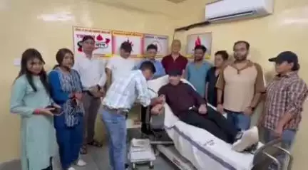 भिंड नगर: भिण्ड: संजीवनी रक्तदान संगठन द्वारा जिला अस्पताल में रक्तदान शिविर आयोजित, समाजसेवियों ने किया रक्तदान
