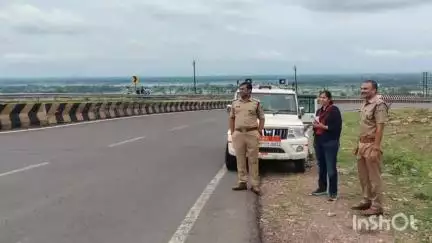 त्योंथर: एडिशनल एसपी आरती सिंह ने सोहागी पहाड़ के डेंजर जोन का किया निरीक्षण, त्यौंथर एसडीओपी सहित अन्य बल रहे उपस्थित