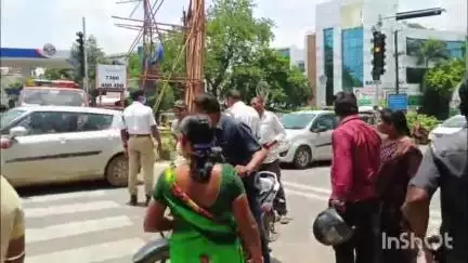 కరీంనగర్: నగరంలో ట్రాఫిక్ పోలీసులు ప్రత్యేక వాహన తనిఖీలు, భారీగా పట్టుబడ్డ నెంబర్ ప్లేట్ లేని ద్విచక్ర వాహనాలు