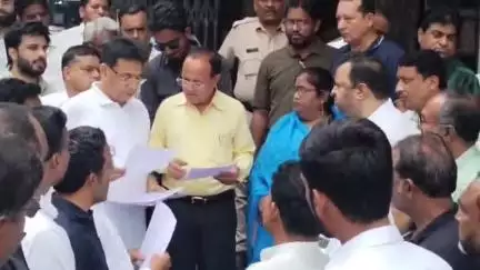 बुरहानपुर: कांग्रेस ने शहर की समस्याओं को लेकर SDM को सौंपा ज्ञापन, 15 जुलाई को बुरहानपुर और शाहपुर बंद का किया आह्वान