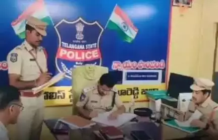 గాంధారి: గాంధారి పోలీస్ స్టేషన్ ని ఆకస్మికంగా తనిఖీ చేసిన ఎల్లారెడ్డి డిఎస్పి శ్రీనివాస్ రావు