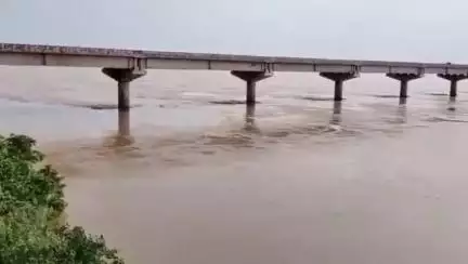 వెంకటాపురం: పూసూరు వద్ద ఉధృతంగా ప్రవహిస్తున్న గోదావరి నది