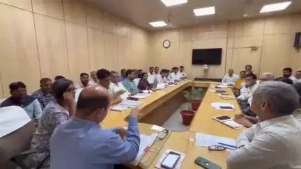 बीकानेर: संभागीय आयुक्त कार्यालय में सोलर कंपनियों के प्रतिनिधियों व राजस्व अधिकारियों की बैठक हुई आयोजित, डीसी भी रहे मौजूद