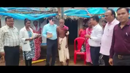 राजिम: गरियाबंद के मुख्य चिकित्सा एवं स्वास्थ्य अधिकारी ने जिले में मलेरिया मुक्त अभियान सर्वे का किया निरीक्षण