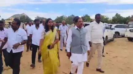 ಪಾವಗಡ: ಸಿಎಂ ಕಾರ್ಯಕ್ರಮಕ್ಕೆ ಸಿದ್ಧತೆ, ವೇದಿಕೆ ಸ್ಥಳ ಪರಿಶೀಲಿಸಿದ ಗೃಹ ಸಚಿವ ಪರಮೇಶ್ವರ್
