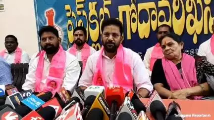 రామగుండం: రాష్ట్రంలో బీసీ రిజర్వేషన్‌పై ఆర్డినెన్స్ డ్రామా ఆడుతున్న కాంగ్రెస్ సర్కార్: మాజీ ఎమ్మెల్యే కోరుకంటి చందర్