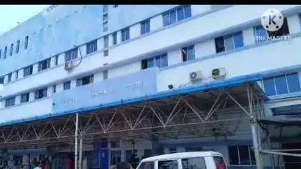 কুলপি: বাসের ধাক্কায় গুরুতর জখম হলো কুলপি থানার একসিভিক ভলেন্টিয়ার আহতকে ডায়মন্ড হারবার হাসপাতালে ভর্তি করা হয়