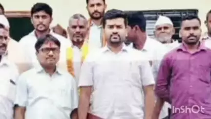 शिरुर अनंतपाळ: अजनी  बुद्रुक येथील शेतकरी यादव कोरे यांनी तलाठी कार्यालयास दिली  पाच गुंठे जागा दान