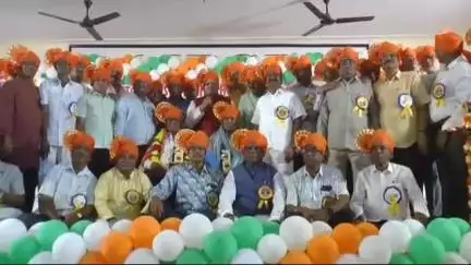 నిజామాబాద్ సౌత్: నగరంలోని మాణిక్ భవన్ పాఠశాల పదో తరగతి 1972-73 పూర్వ విద్యార్థుల స్వర్ణోత్సవాలు, పాల్గొన్న ఎమ్మెల్యే ధన్పాల్ సూర్యనారాయణ