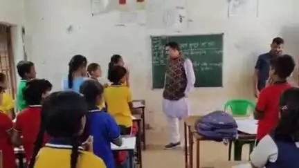 ନବରଙ୍ଗପୁର ପୋଲିସ ଷ୍ଟେସନ: ଉମରକୋଟ ବିବେକାନନ୍ଦ ସ୍କୁଲ ପରିଦର୍ଶନ କଲେ ଗଣଶିକ୍ଷା ମନ୍ତ୍ରୀ