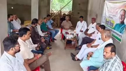 रामपुर नैकिन: रामपुर नैकिन कांग्रेस कार्यालय में 17 जुलाई को होने वाले आंदोलन के संबंध में हुई बैठक