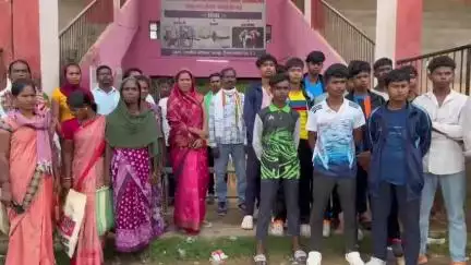 जशपुर: एकलव्य खेल अकादमी पर बंद होने का संकट, खिलाडियों ने कलेक्टर से लगाई गुहार #jansamasya
