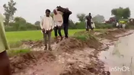 बसेड़ी: पिपरौन में शमशान घाट के रास्ते पर दबंगों का कब्जा, लोग परेशान