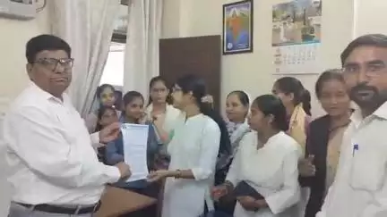 मुरैना नगर: राष्ट्रीय हिंदू फ्रंट ने प्रधानमंत्री के नाम ADM को सौंपा ज्ञापन, जनसंख्या नियंत्रण कानून की मांग