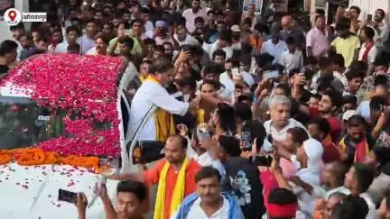 Bihar:- बेगूसराय के खोदावंदपुर पहुंची बिहार बदलाव यात्रा की कुछ झलकियां 💛💛#jansuraaj #jansuraajpadyatra #prashantkishor