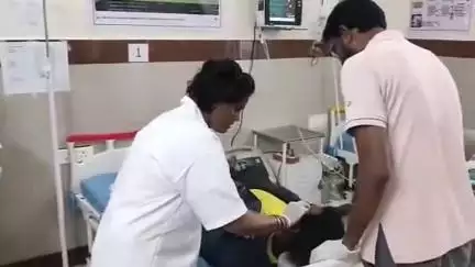 చేగుంట: నార్సింగి శివారులో రెండు బైక్ లు ఎదురెదుగా ఢీ ఇద్దరికీ గాయాలు, ఆస్పత్రికి తరలింపు