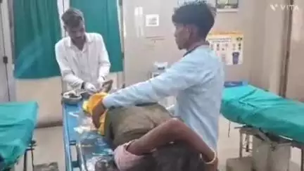 बागीदौरा: कलिंजरा गांव में चलते टेम्पो से गिरने से 30 वर्षीय महिला को लगी गंभीर चोट, एमजी अस्पताल में किया गया रेफर