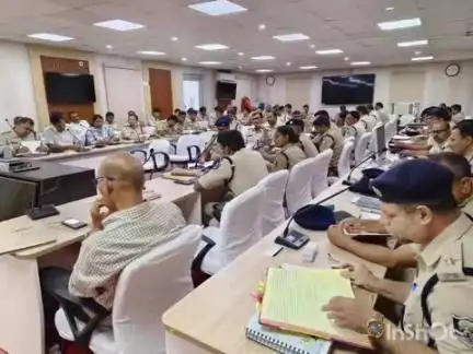 छपरा: छपरा समाहरणालय सभागार में सारण एसपी द्वारा अपराध गोष्ठी आयोजित, दिए गए कई आवश्यक निर्देश