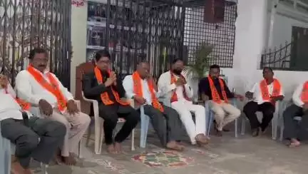 నిర్మల్: రాబోయే గణేష్ ఉత్సవాల నేపథ్యంలో జిల్లా కేంద్రంలో వీహెచ్పీ, గణేష్ ఉత్సవ సమితి సమావేశం