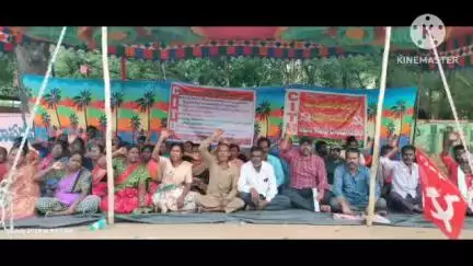 పారిశుద్ధ్య కార్మికుల సమస్యలను పరిష్కరించకపోతే మెరుపు సమ్మెకు సిద్ధమవుతాం: హిందూపురం మున్సిపల్ వర్కర్స్ యూనియన్ నాయకులు
