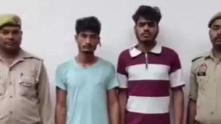 जौनपुर: बरचौली नहर पुलिया के पास से हत्या के दो वांछित आरोपियों को गिरफ्तार किया गया, तमंचा व मोटरसाइकिल बरामद