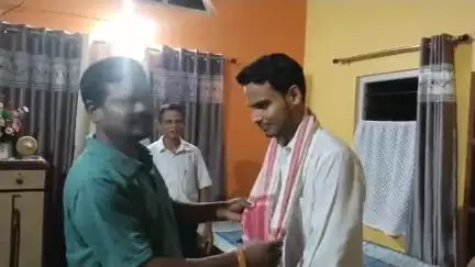 ঘগ্ৰাপাৰ ভাগ: স্নাতকৰ চুড়ান্ত পৰীক্ষাত প্ৰথম দহটাৰ ভিতৰত স্থান দখল, ঘগ্ৰাপাৰৰ ছাত্ৰক AJYCPৰ সম্বধৰ্ণা