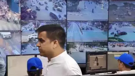 પુણા: પોલીસ ભવન ખાતે ટ્રાફિક પોલીસના cctv કંટ્રોલ રૂમનું રાજ્ય ગૃહમંત્રીએ કર્યું ઉદ્ઘાટન,કહ્યું,પોલીસના દંડાનો ઉપયોગ થવો જોઈએ