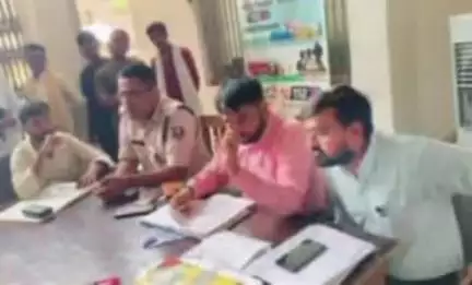 दुर्गावती: दुर्गावती थाने में भूमि से संबंधित मामलों के निपटारे हेतु जनता दरबार लगाया गया, 6 मामलों में की गई सुनवाई