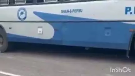 डेरा गोपीपुर: पुलिस थाना ज्वालामुखी के तहत कथोग में बस और बाइक के बीच हुई जोरदार टक्कर, हादसे में बाइक सवार दो लोग गंभीर रूप से घायल