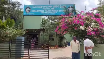 మదనపల్లిలో బుద్ధుడి విగ్రహం ధ్వంసం పై కేసు లోతుగా దర్యాప్తు సాగుతోంది పోలీసులపై ఆరోపణలు చేయడం తగదని శనివారం సీఐ తెలిపారు
