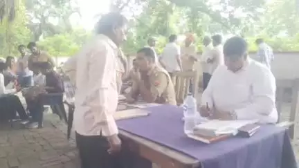 बीकापुर: हैदरगंज थाने में थानाध्यक्ष विवेक कुमार राय की अध्यक्षता में थाना समाधान दिवस में 12 शिकायती आई, निस्तारण नहीं हो पाया