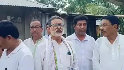 সাব্রুম: উপজাতি অধ্যুষিত গ্রামে পরিকাঠামো উন্নয়ন করার কোন উদ্যোগ নেই অথচ  মানুষকে উচ্ছেদ করার চেষ্টা করছে বলেন কংগ্রেস সভাপতি