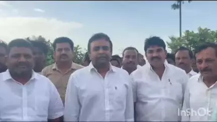 కోనంకి గ్రామంలో వాగు వెంబడి కర కట్ట మట్టిని తెలుగుదేశం పార్టీ నాయకులు అమ్ముకున్నారు మాజీ ఎమ్మెల్యే కాసు