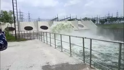సత్తుపల్లి: మంత్రి తుమ్మల చొరవతో ఉమ్మడి ఖమ్మం జిల్లాలో గోదావరి జలాల పరవళ్ళు