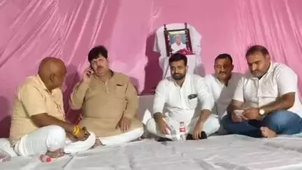 लहार: समाजसेवी लायक सिंह कुशवाहा के पिता के निधन पर जमुहा ग्राम पहुंचे लहार MLA अमित शर्मा व अटेर MLA हेमंत कटारे, जताया शोक
