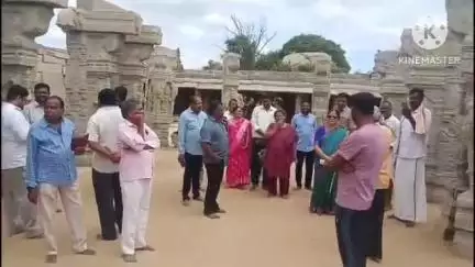 లేపాక్షి దుర్గా వీరభద్ర స్వామి ఆలయాన్ని సందర్శించిన మాజీ ప్రధాని పీవీ నరసింహారావు కుమార్తె, ఎమ్మెల్సీ వాణి