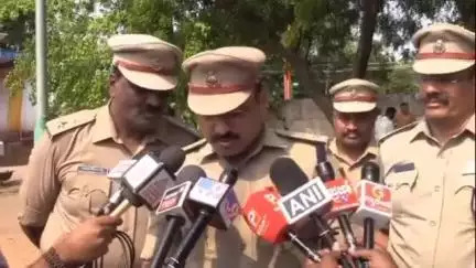 ದೇವರಹಿಪ್ಪರಗಿ: ಪಟ್ಟಣದಲ್ಲಿ ಮಟ್ಕಾ ಜೂಜಾಟ ಅಡ್ಡೆ ಮೇಲೆ ಪೊಲೀಸರ ದಾಳಿ: ನಗರದಲ್ಲಿ ಎಸ್ ಪಿ ಲಕ್ಷ್ಮಣ ನಿಂಬರಗಿ