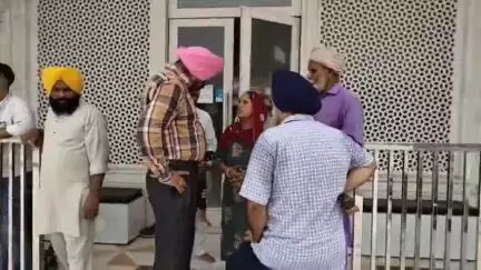 ਅੰਮ੍ਰਿਤਸਰ 2: ਡਿਪਰੈਸ਼ਨ ਕਾਰਨ ਮਾਂ ਨੇ ਬੱਚਾ ਛੱਡਿਆ ਦਰਬਾਰ ਸਾਹਿਬ ਸੀ ਛੱਡਿਆ  ,ਪੁਲਿਸ ਨੇ ਮੋਗੇ ਤੋਂ ਮਾਂ ਨੂੰ ਲਿਆਂਦਾ ਹਰਮਿੰਦਰ ਸਾਹਿਬ