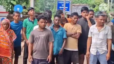 ଢେଙ୍କାନାଳ ସଦର: ଢେଙ୍କାନାଳ ଜିଲ୍ଲା ସଦର ବ୍ଲକ ବେଲଟିକିରିରେ ଯୁବକଙ୍କ ମୃତ‍୍ୟୁକୁ ନେଇ ଉତ୍ତ‍୍ୟକ୍ତ ଲୋକଙ୍କ ରାସ୍ତାରୋକ, ବୁଝାସୁଝା ପରେ ହଟିଲା ଆନ୍ଦୋଳନ