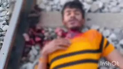 రేపల్లె రైల్వే స్టేషన్ సమీపంలో ట్రైన్ కింద పడి యువకుడు ఆత్మహత్య
