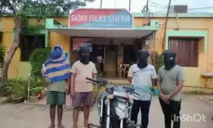 କଟକ ପୌରାଞ୍ଚଳ: ମହାବୀର ନଗର ମୁଗଭଙ୍ଗା ଅଞ୍ଚଳରେ ଘରୁ ସୁନା ଅଳଙ୍କାର ଲୁଟ ମାମଲା, ୪ ଜଣଙ୍କୁ ଗିରଫ କଲା ସଦର ଥାନା ପୋଲିସ