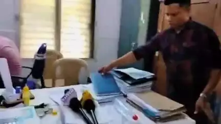 ପାରଳାଖେମୁଣ୍ଡି: ଗଜପତି ଜିଲ୍ଲା ମୋହନା ଗୋଷ୍ଠୀ ସ୍ୱାସ୍ଥ୍ୟ କେନ୍ଦ୍ରରେ ଜନ୍ମ ମୃତ୍ୟୁ ପଞ୍ଜିକରଣ ବିଭାଗରେ ମୁଠା ଅଙ୍କର ଲାଞ୍ଚ କାରବାର ଚାଲିଛି I #viralvideo