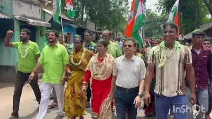 বরজোড়া: পখন্নায় সমবায় সমিতির নির্বাচনে বিনা প্রতিদ্বন্দ্বিতায় জয় লাভ করার আনন্দে বিজয় মিছিল তৃণমূল কংগ্রেস, উপস্থিত বিধায়ক